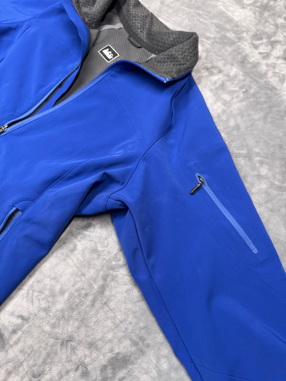 REI Women's Vibrant Soft Shell Blue Jacket - Picture 4 of 14